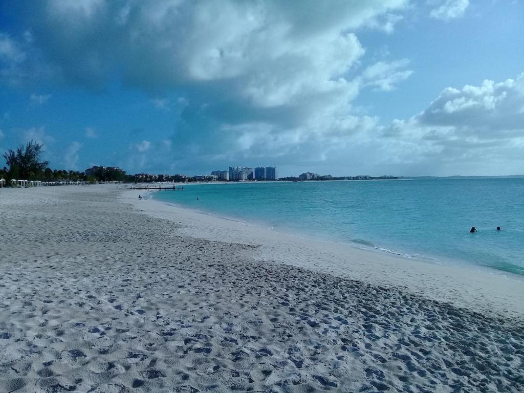 Private Guest House 2 Bedrooms & 2 Baths Near Grace Bay Beach & Long Bay Beach. Екстериор снимка