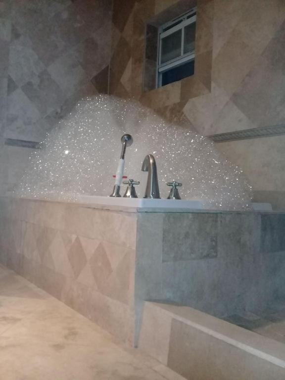 Private Guest House 2 Bedrooms & 2 Baths Near Grace Bay Beach & Long Bay Beach. Екстериор снимка