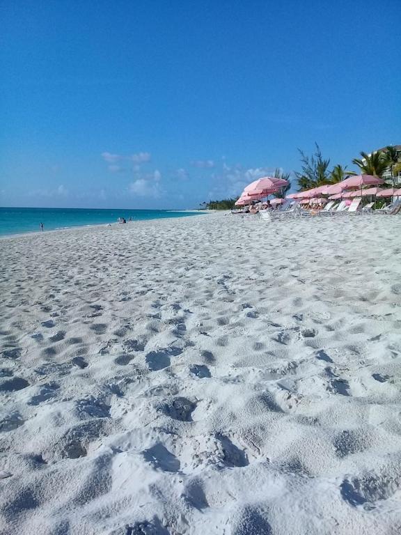 Private Guest House 2 Bedrooms & 2 Baths Near Grace Bay Beach & Long Bay Beach. Екстериор снимка