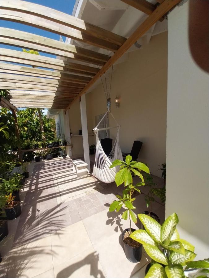 Private Guest House 2 Bedrooms & 2 Baths Near Grace Bay Beach & Long Bay Beach. Екстериор снимка