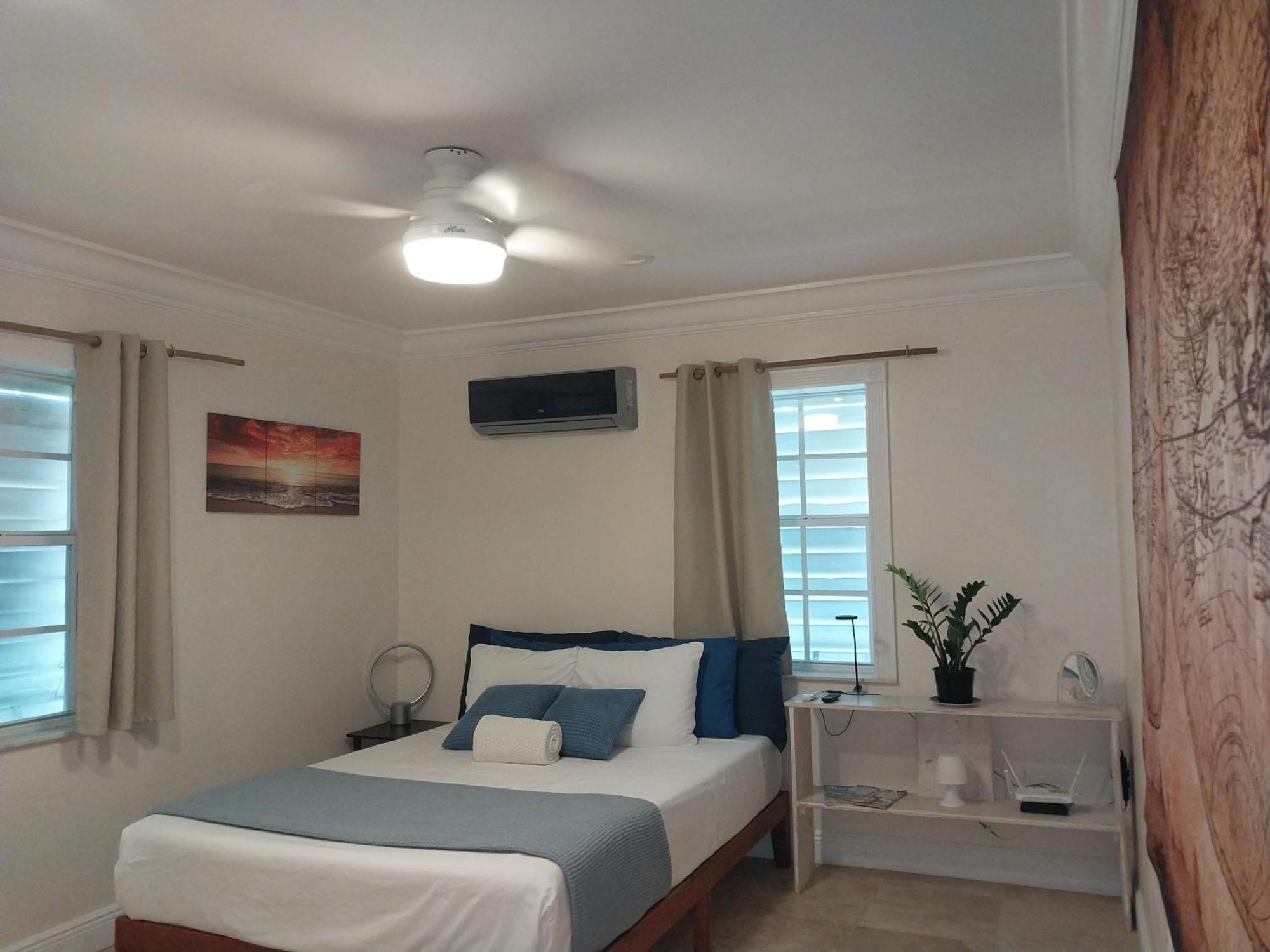 Private Guest House 2 Bedrooms & 2 Baths Near Grace Bay Beach & Long Bay Beach. Екстериор снимка