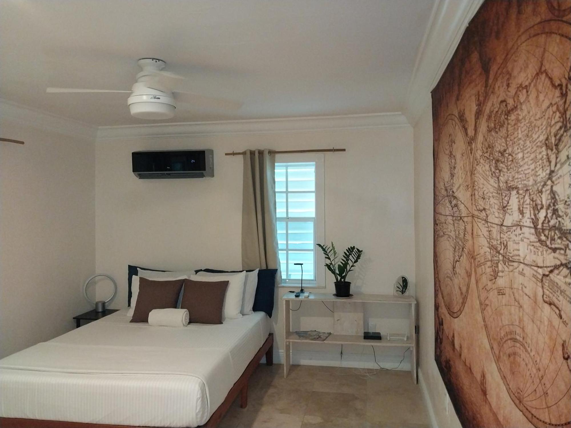 Private Guest House 2 Bedrooms & 2 Baths Near Grace Bay Beach & Long Bay Beach. Екстериор снимка