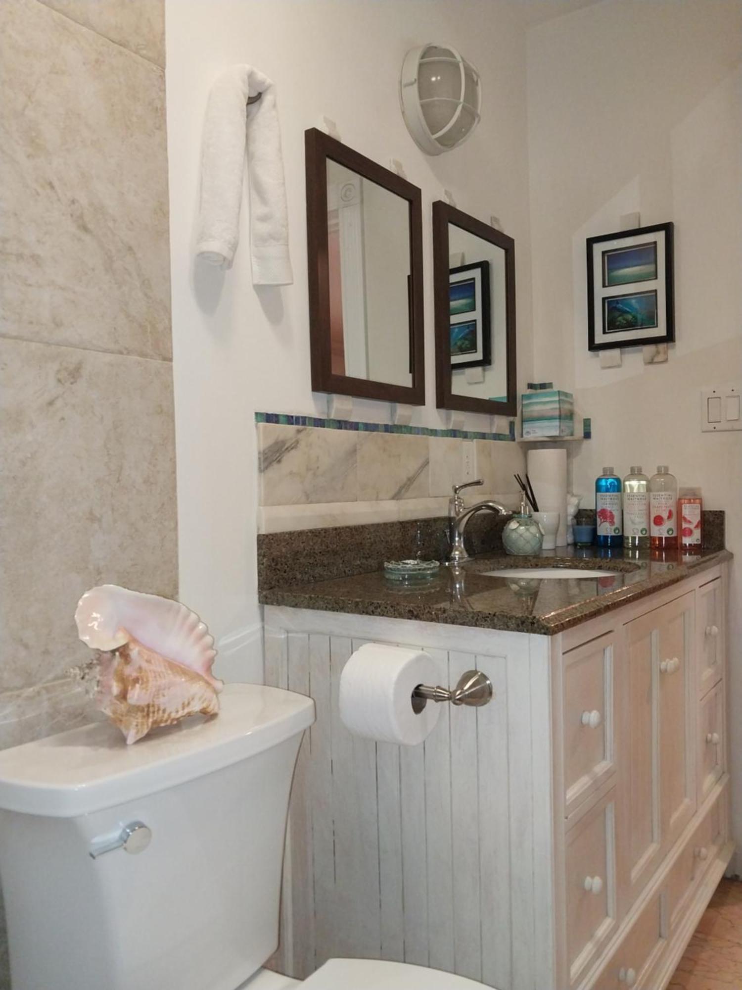 Private Guest House 2 Bedrooms & 2 Baths Near Grace Bay Beach & Long Bay Beach. Екстериор снимка