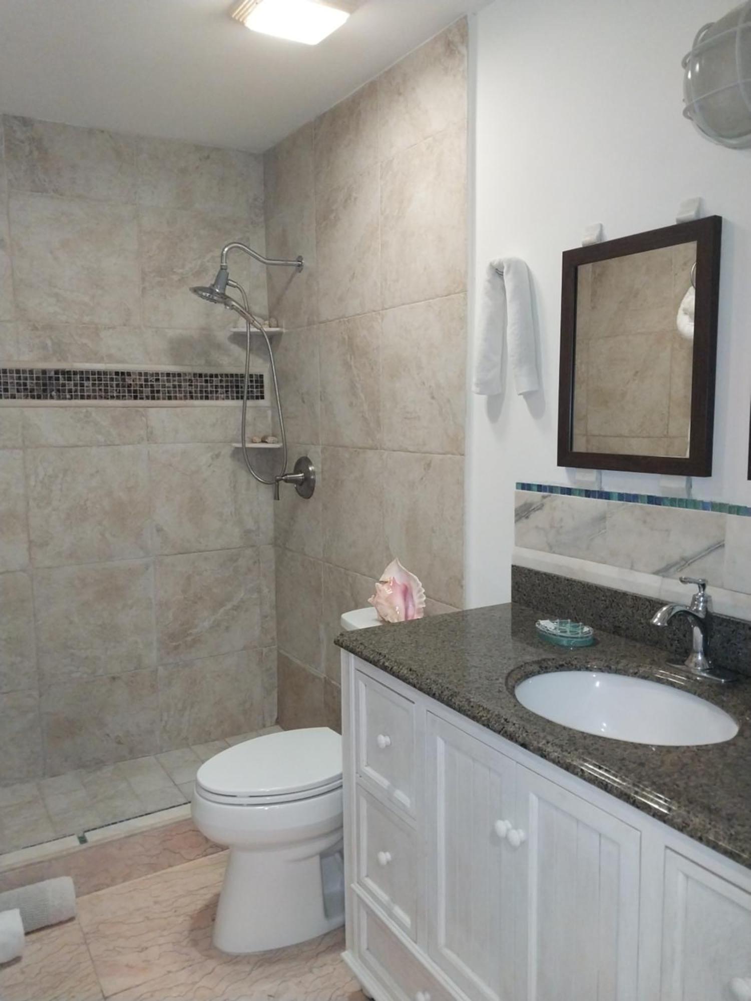 Private Guest House 2 Bedrooms & 2 Baths Near Grace Bay Beach & Long Bay Beach. Екстериор снимка
