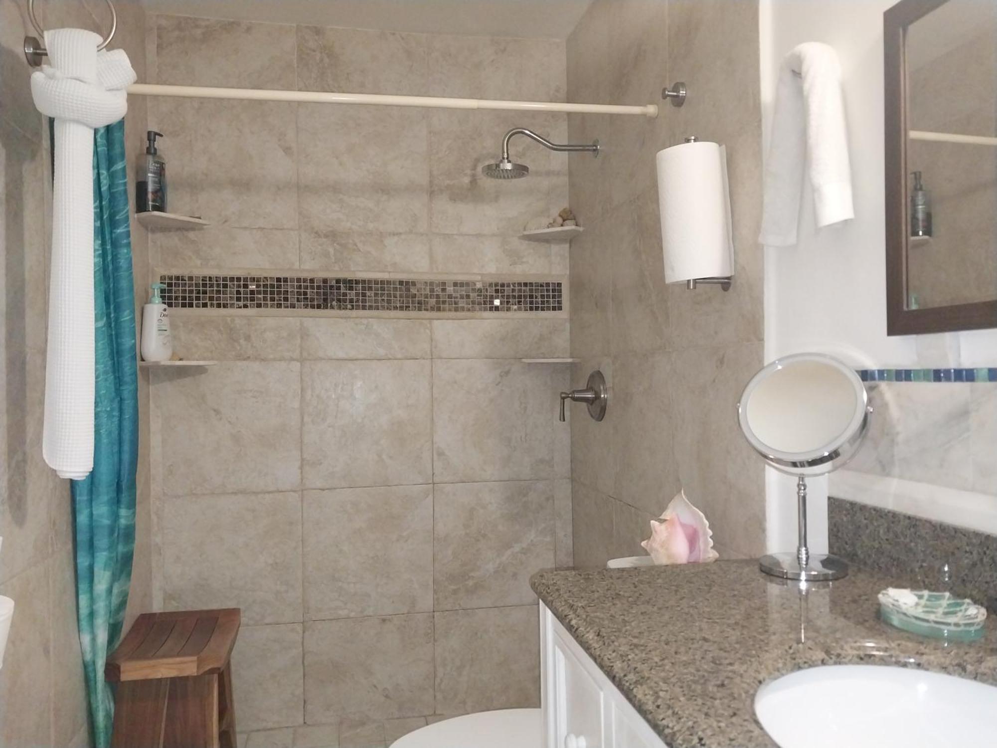 Private Guest House 2 Bedrooms & 2 Baths Near Grace Bay Beach & Long Bay Beach. Екстериор снимка