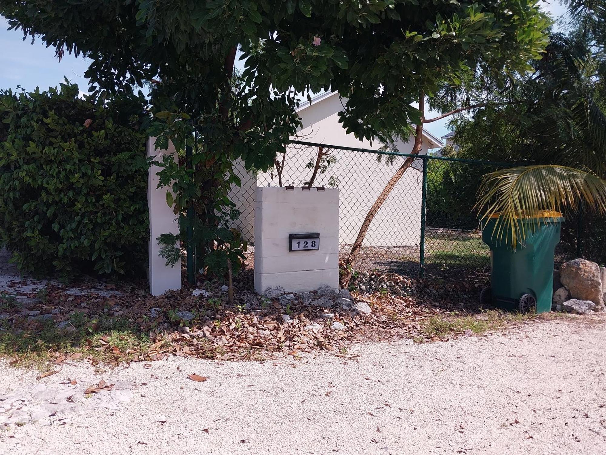 Private Guest House 2 Bedrooms & 2 Baths Near Grace Bay Beach & Long Bay Beach. Екстериор снимка